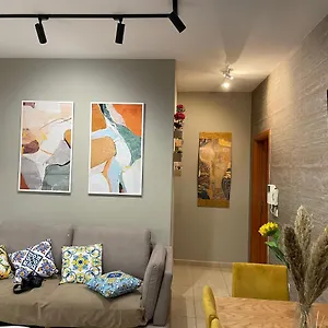 middle-center-apartment-gallery.hotels-in-tirana.com/
